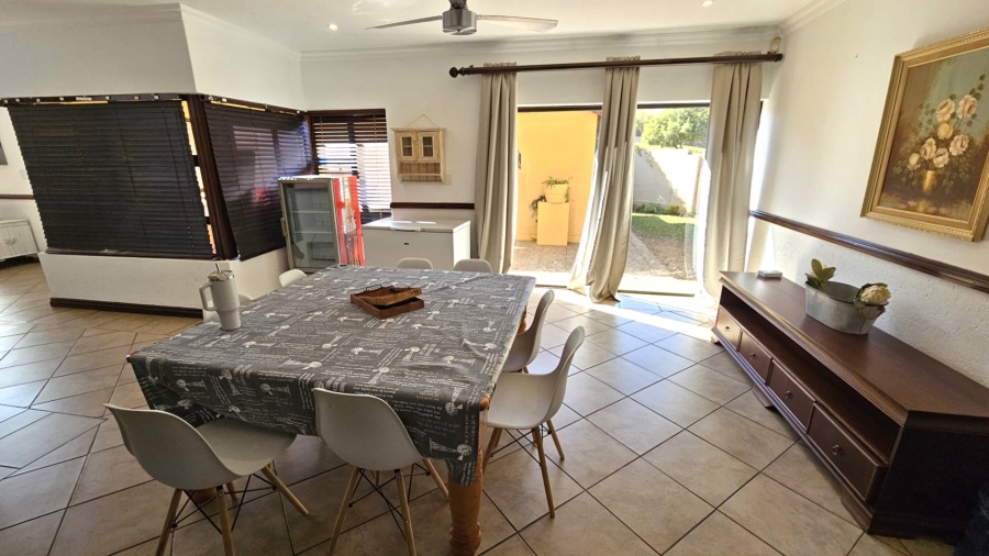 5 Bedroom Property for Sale in Birdwood Estate North West